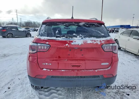 2019 Jeep Compass Latitude z USA, uszkodzony, nr VIN 3C4NJDBBXKT597463